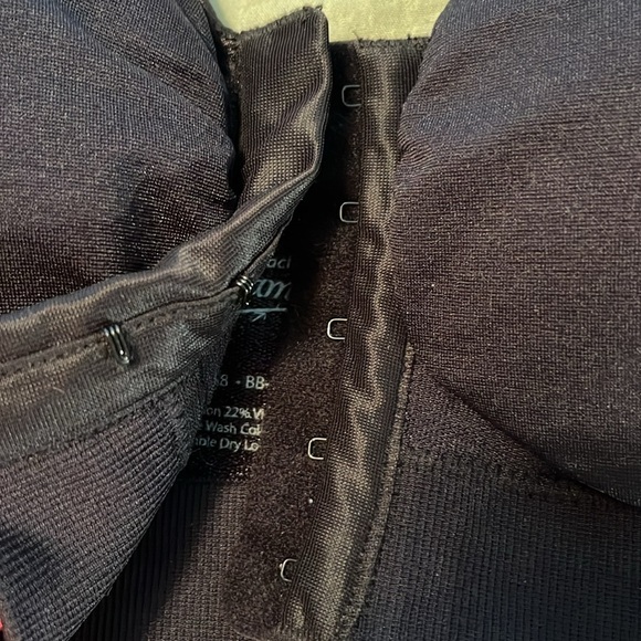 2 Bamboo front clip support bras. - Picture 2 of 7